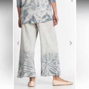 Calme Wide-Legged‎ SweatPants NWT